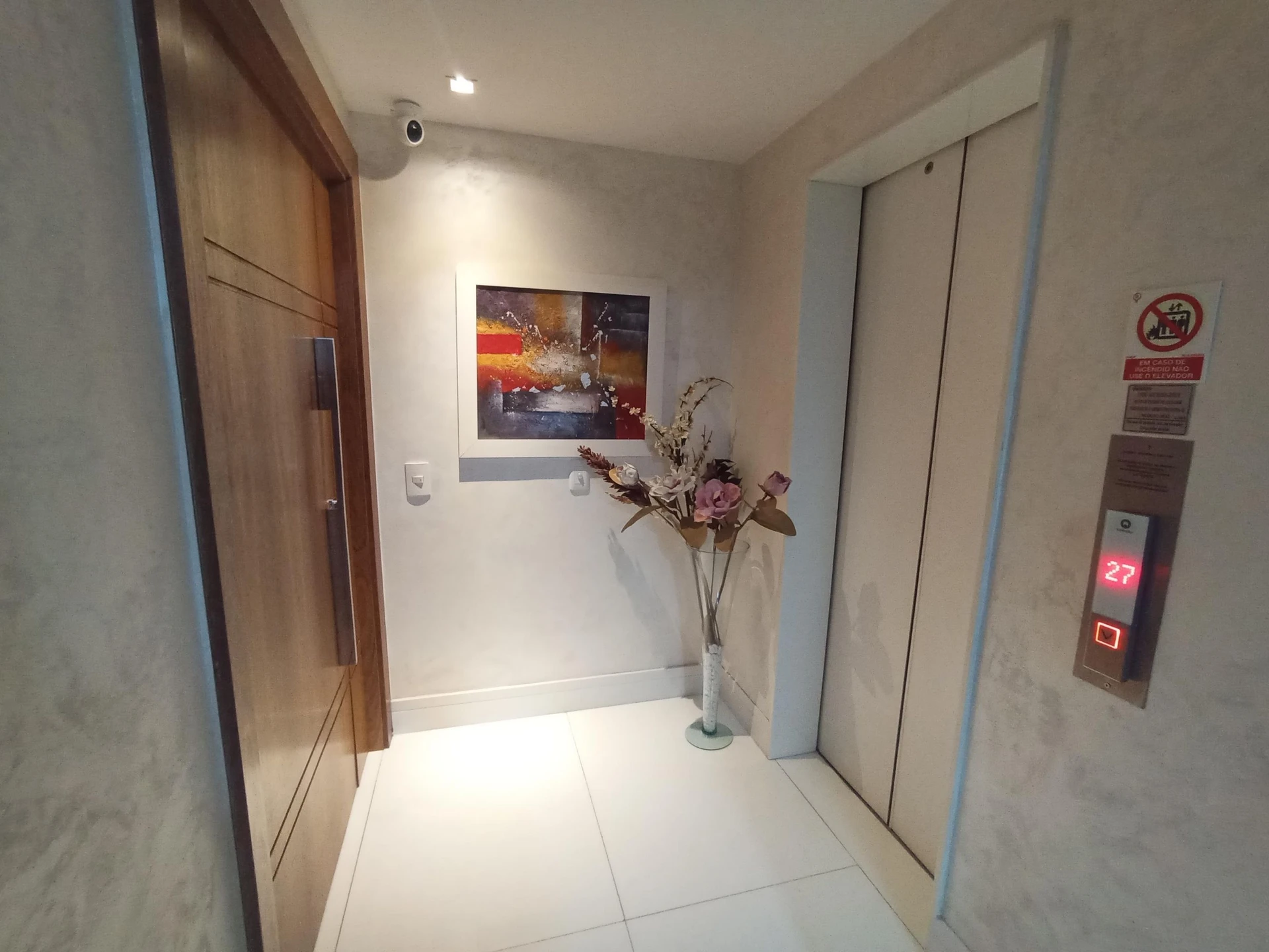 Furnished 3-bedroom apartment with enclosed balcony — photo 26