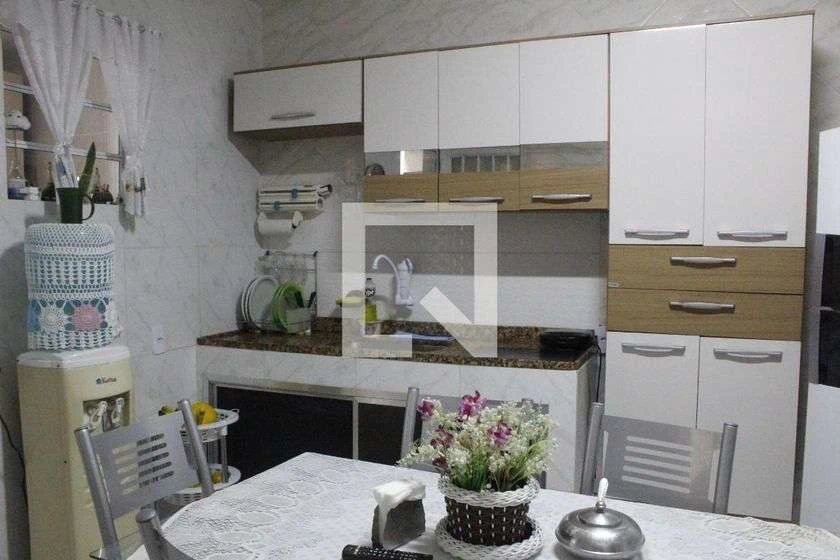 Furnished 225 m² house with 3 bedrooms and 8 parking spots — photo 4