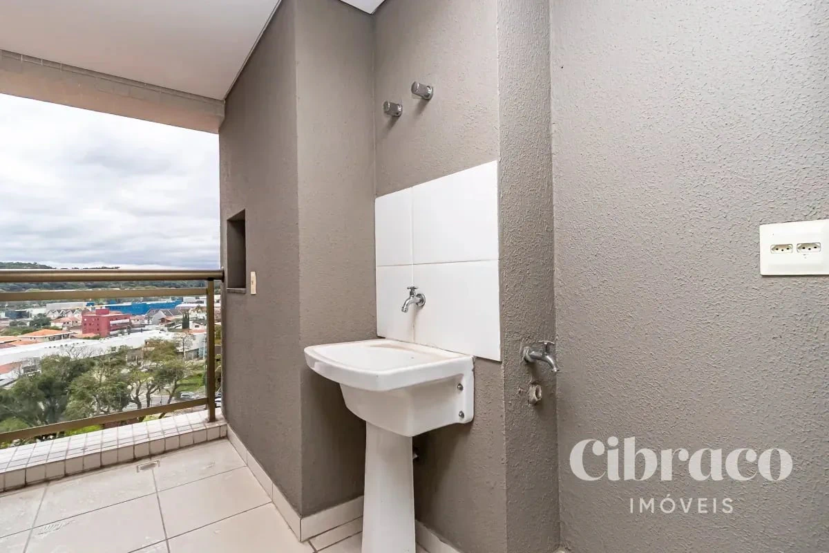 Glass-enclosed balcony in a 2-bedroom apartment, 69 m² — photo 5