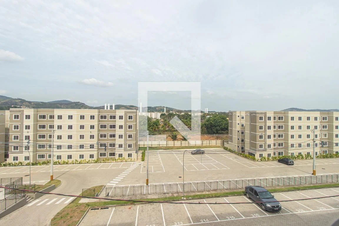 2-bedroom apartment in a building with a pool — photo 41