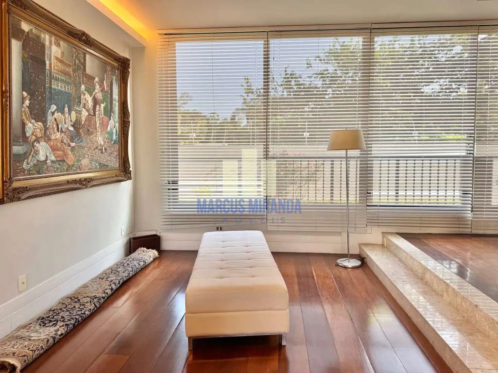 House with 5 bedrooms and 834 m², 6 parking and 9 baths — photo 21