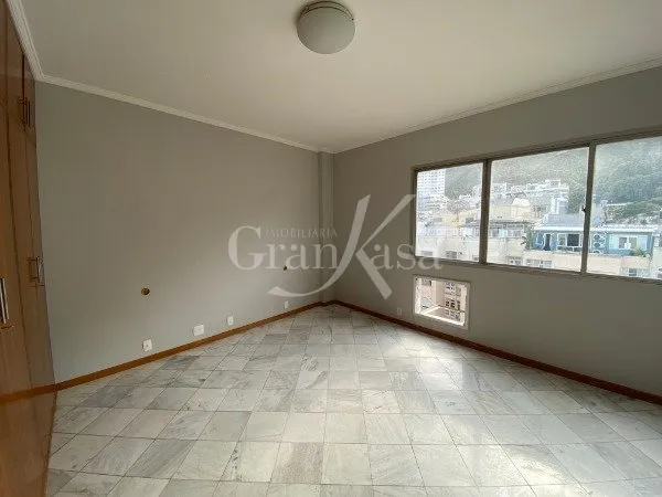 One-bedroom apartment in a building with a sauna — photo 12
