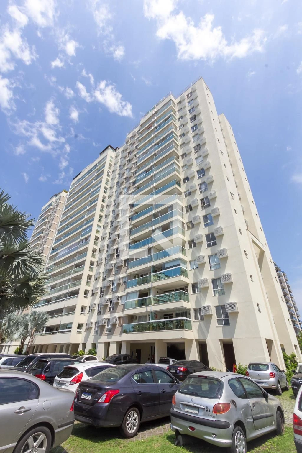 Balcony with a grill in a 2-bedroom apartment, 68 m² — photo 70