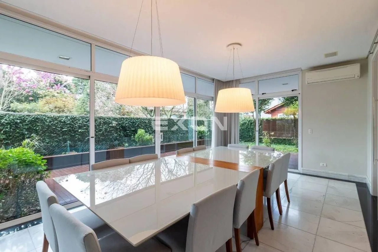 House with 5 bedrooms and 829 m² plus 4 parking spots — photo 6