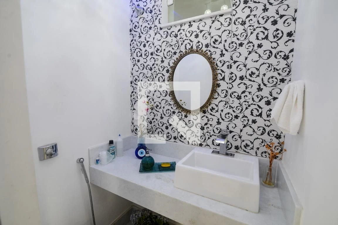 Furnished house with 4 bedrooms and 3 bathrooms — photo 47