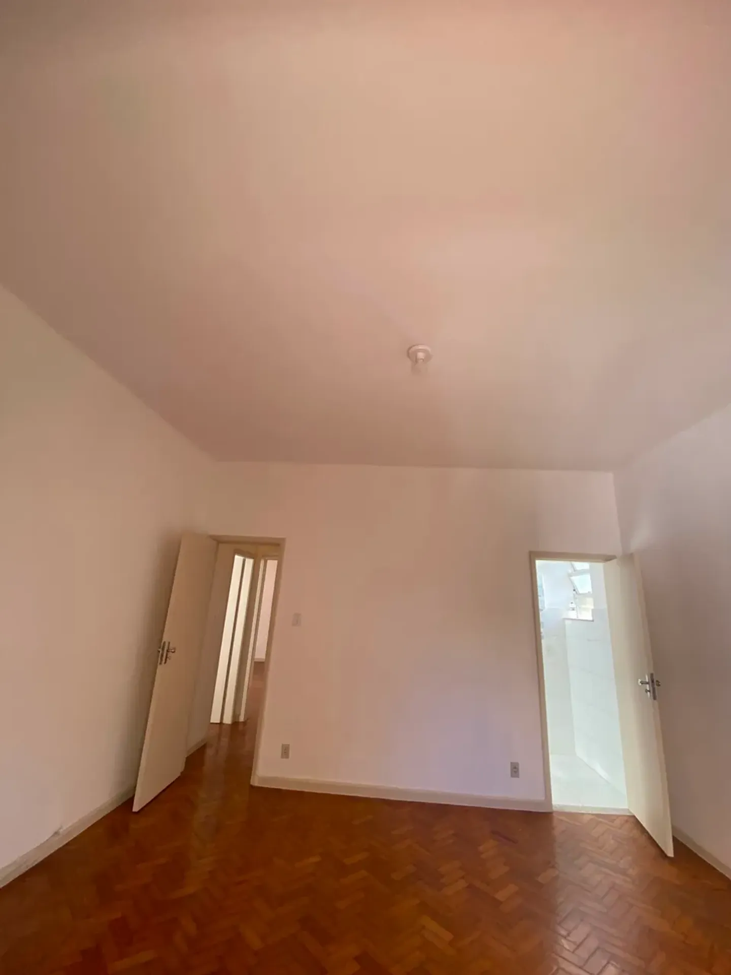 3-bedroom apartment with balcony, 137 m² — photo 14