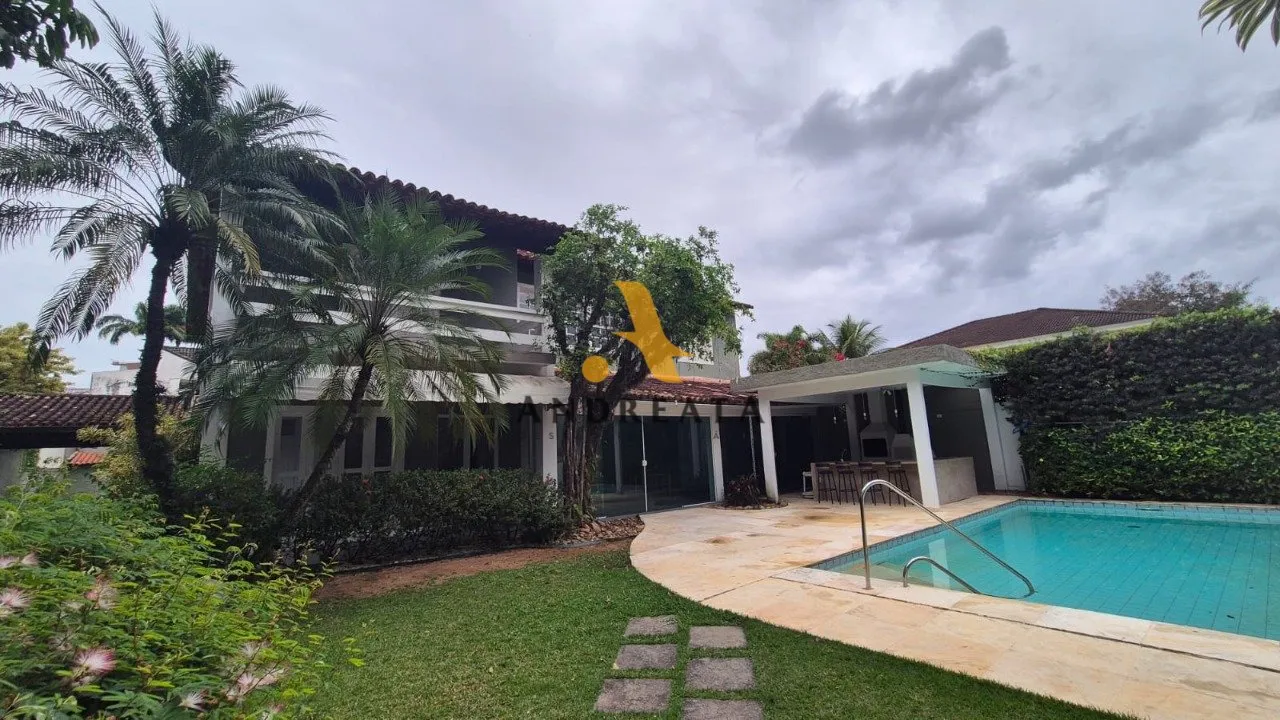 Unfurnished house with 5 bedrooms and 647 m² balcony — photo 4