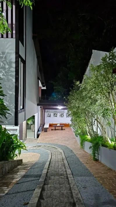 Rental house with 4 en-suite bedrooms and a pool — photo 11
