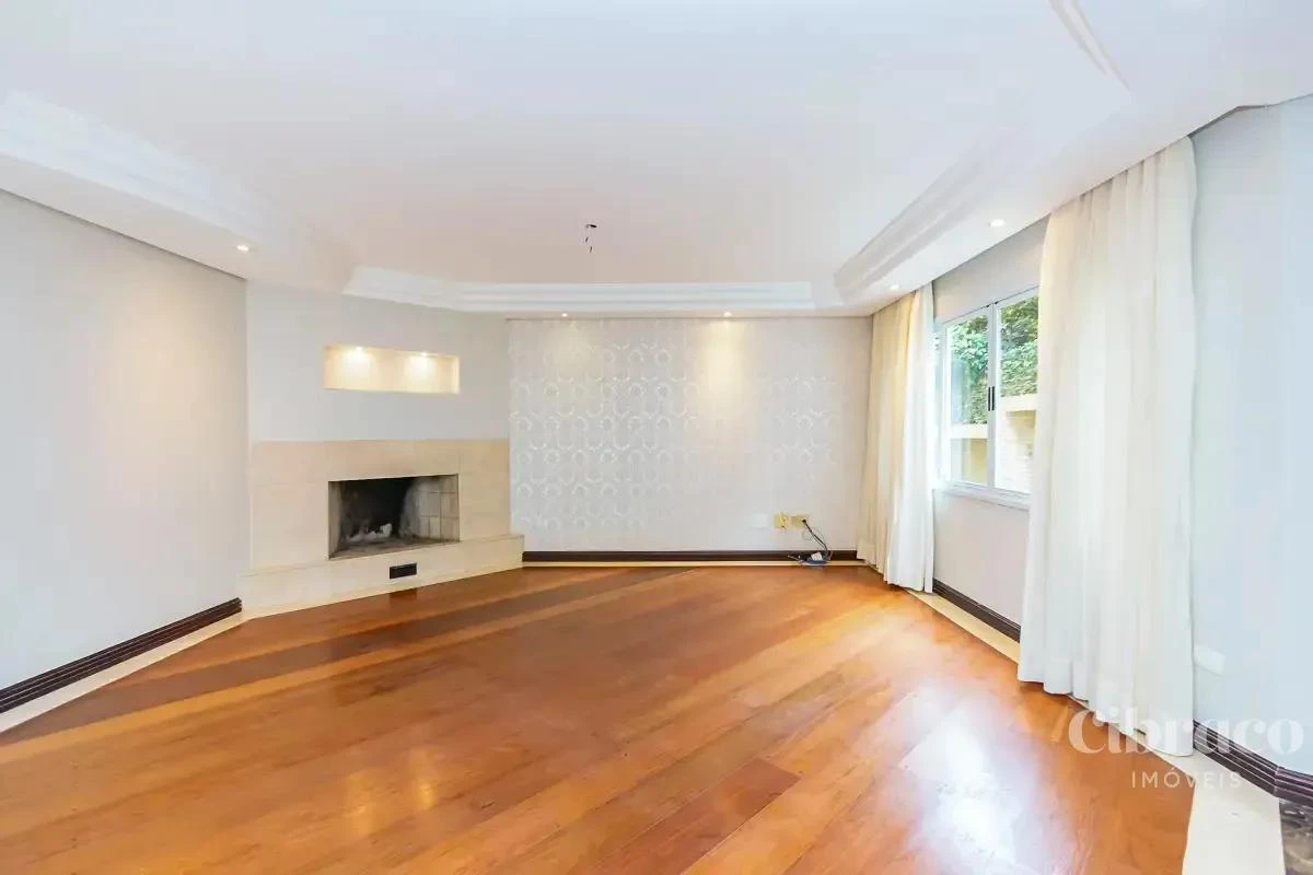 Furnished house with 4 en-suite bedrooms and 7 baths, 490 m²