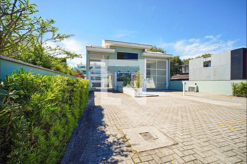 Apartment, 205 m², with a glass-enclosed balcony — photo 41