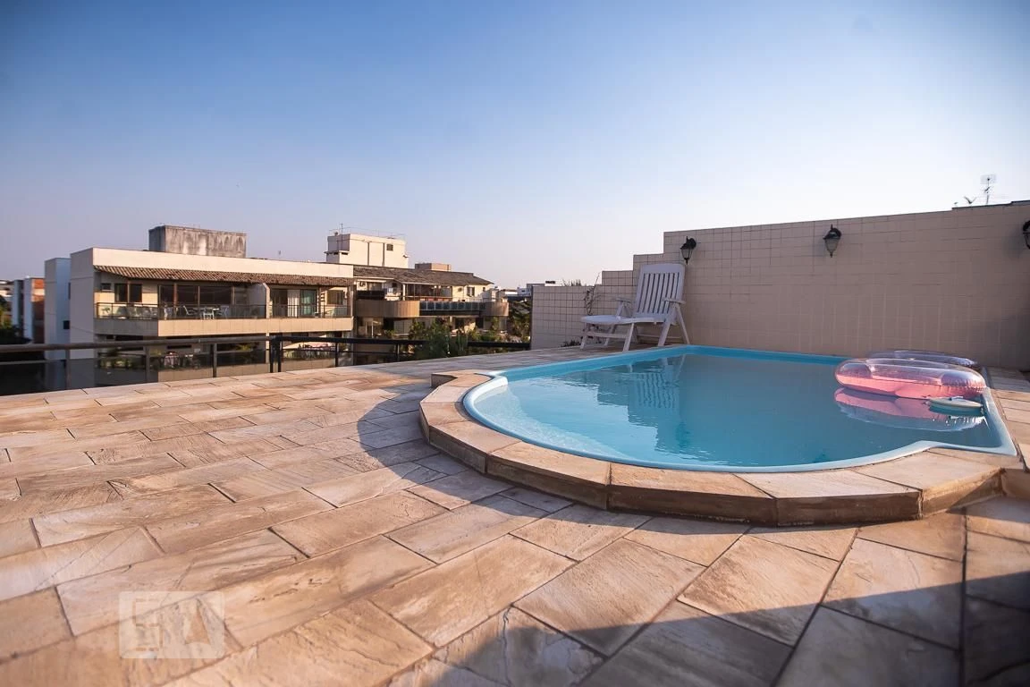 Furnished 3-bedroom apartment with private BBQ — photo 31