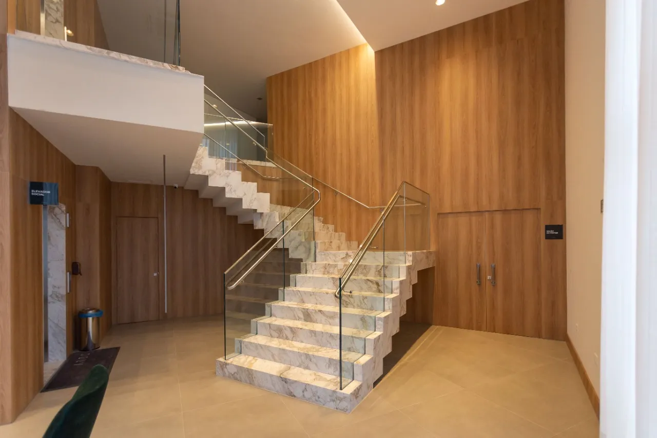 3-bedroom apartment in a building with a gym — photo 39
