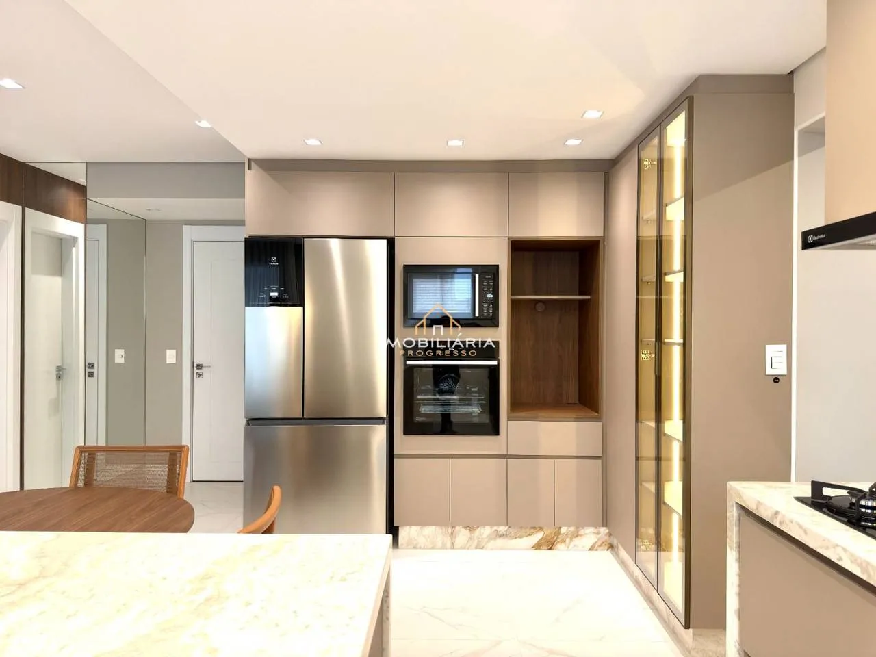 Floor-to-ceiling windows in a 3-bedroom apartment, 138 m² — photo 8