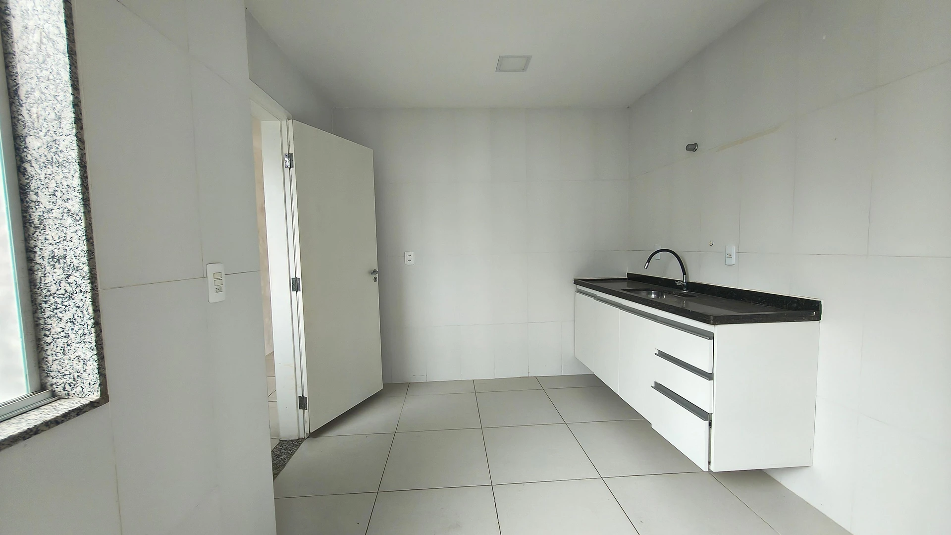 3-bedroom apartment, all with their own bathrooms, 311 m² — photo 7