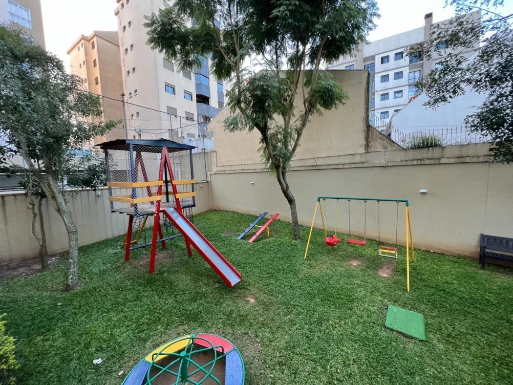 Balcony with a grill in a 3-bedroom apartment, 82 m² — photo 13