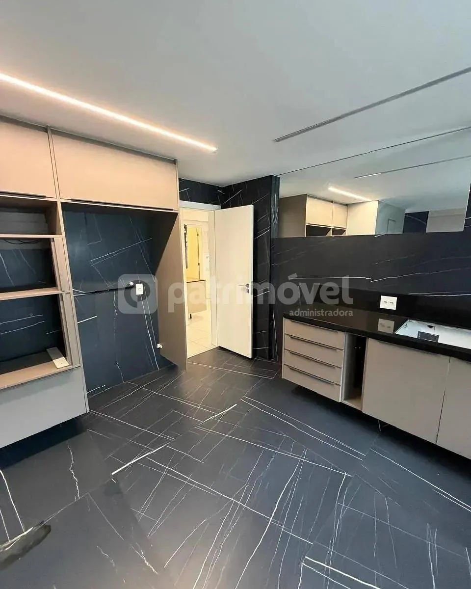 Apartamento com 4 quartos e cozinha integrada em 431 m² — photo 9