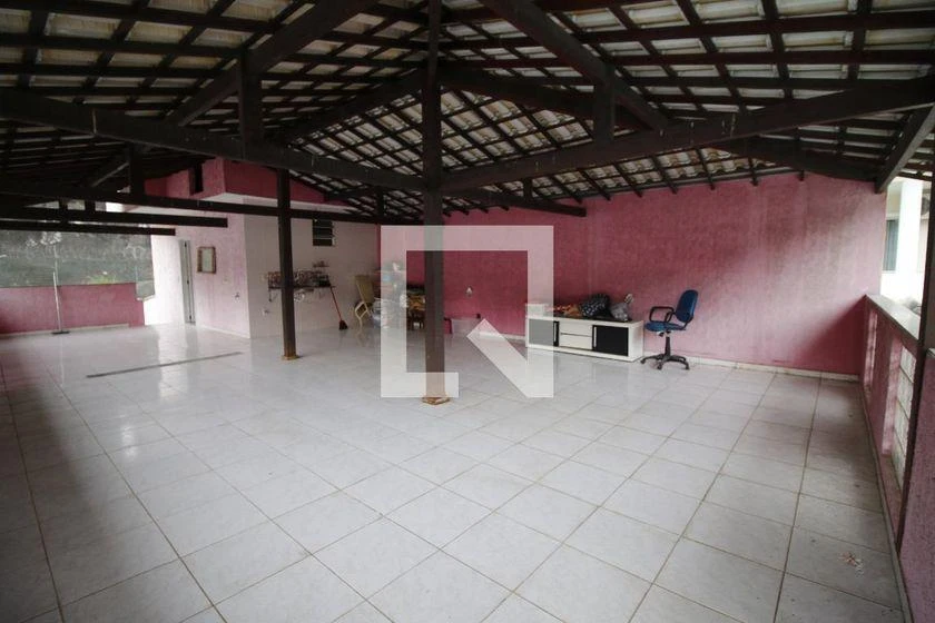 Apartamento de 260 m² com banheira e espaço de home office — photo 42