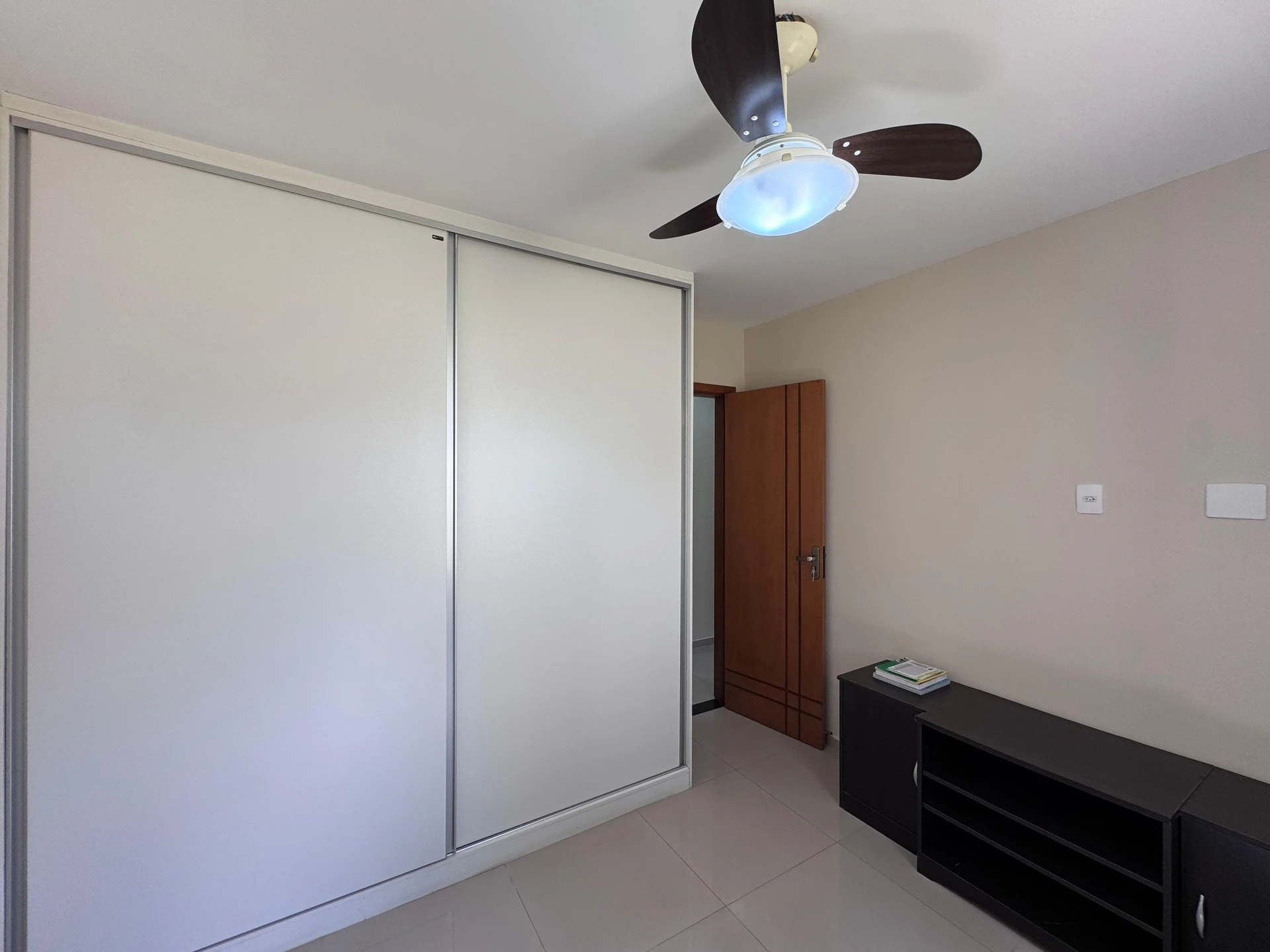 Apartamento amueblado de 4 dormitorios con jardín privado — photo 11