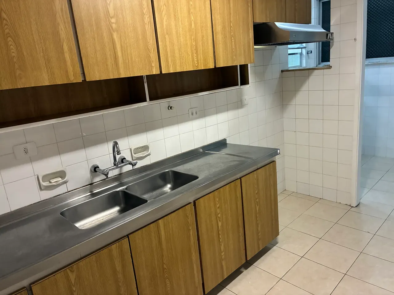 Apartment, 100 m², with wood or laminate floors — photo 15