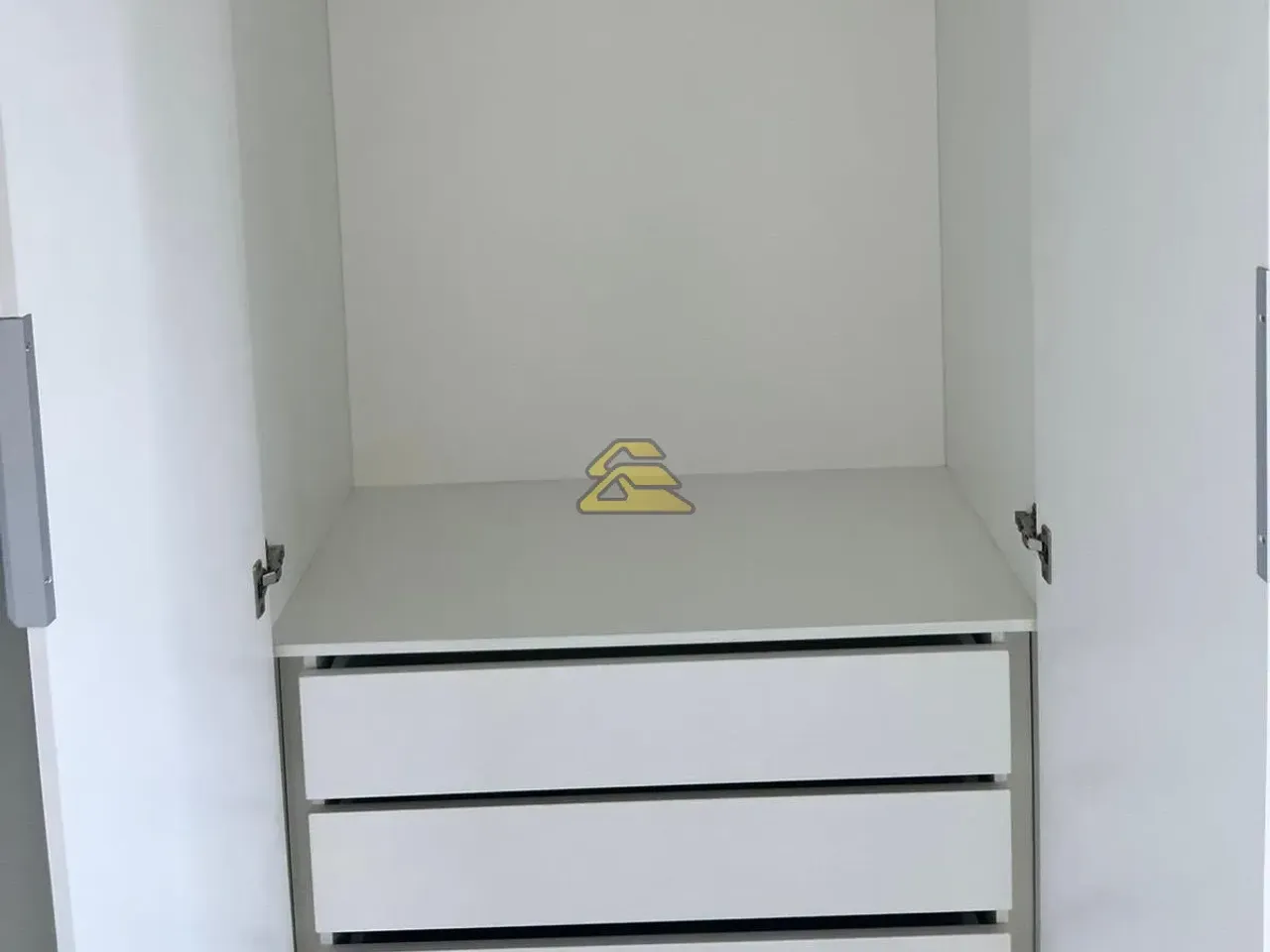 3-bedroom apartment with balcony and a closed kitchen — photo 10
