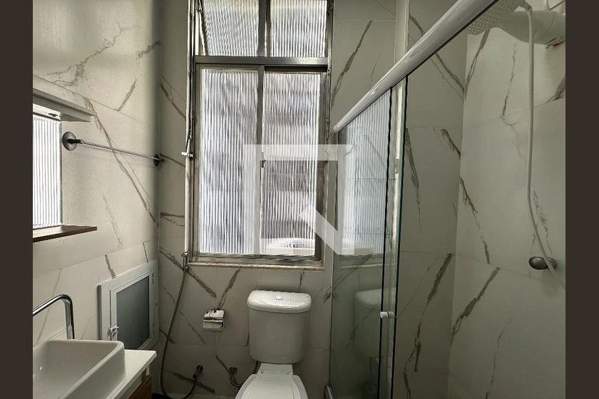 Квартира з 1 спальнею, компактною кухнею та душем у склі — photo 9