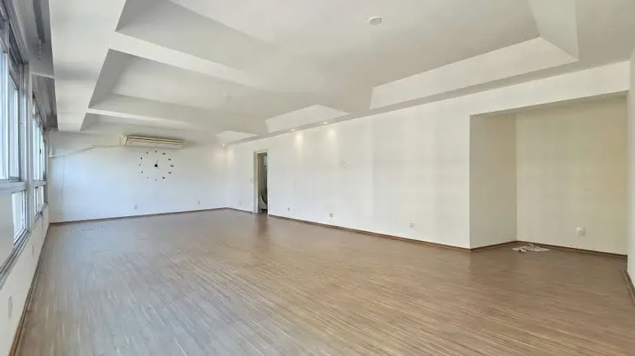 190 m² apartment with 4 bedrooms and 4 bathrooms — photo 2