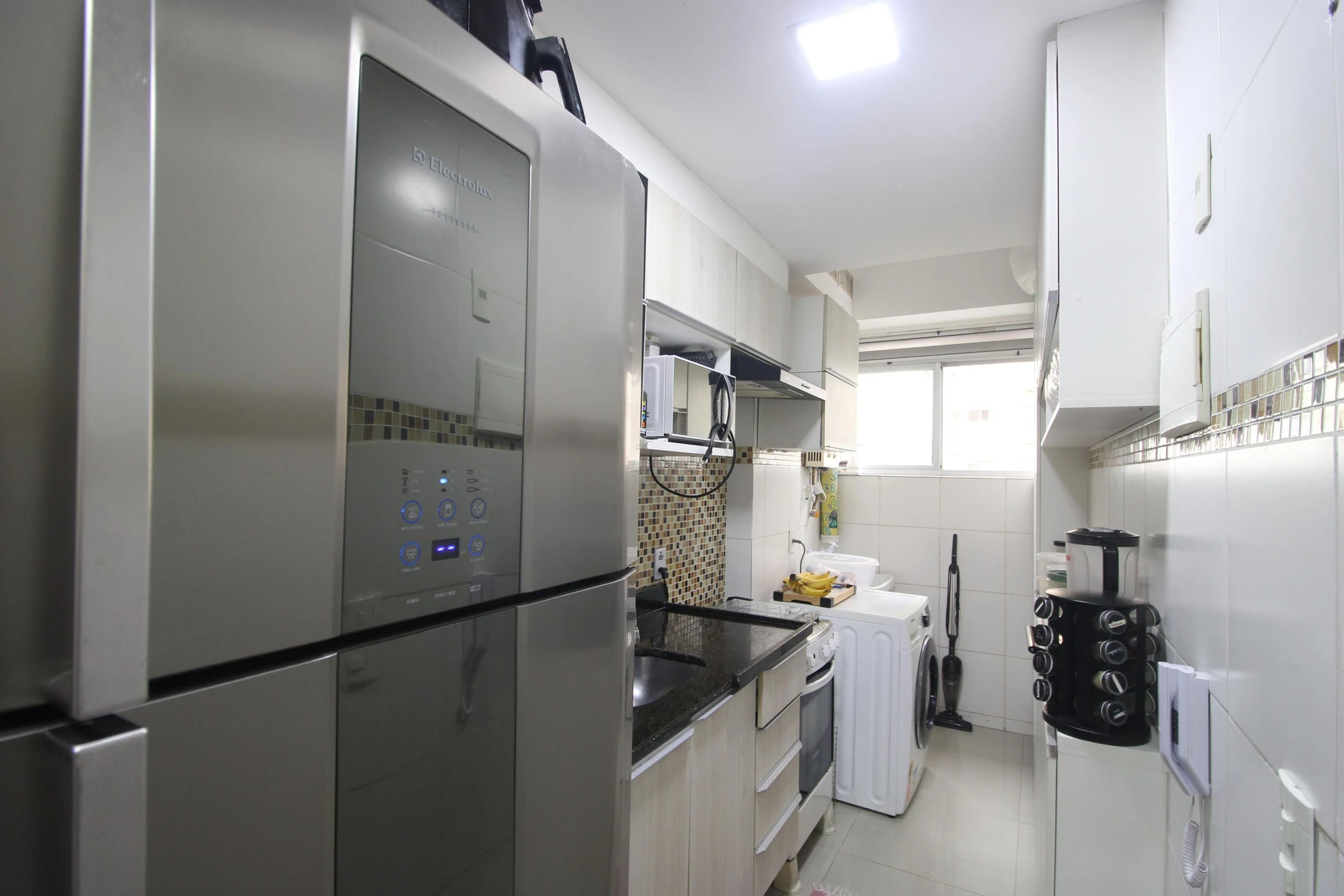 Furnished 2-bedroom apartment with a balcony — photo 8