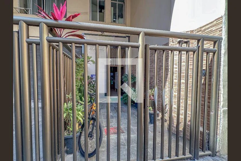 Apartamento de 1 quarto e 50 m² com varanda de vidro — photo 5