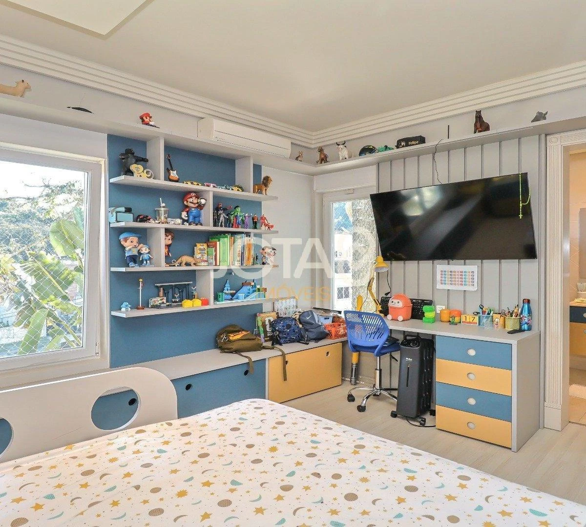 House with 5 suites, 8 baths and 6 parking spaces — photo 24