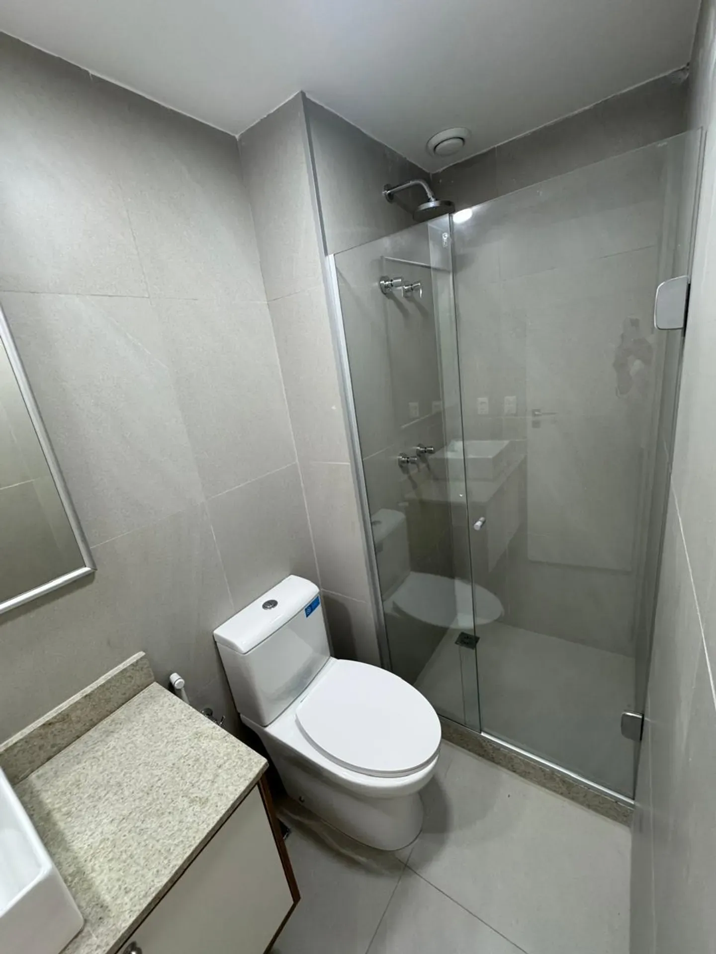 Unfurnished apartment with 3 bedrooms and 4 bathrooms — photo 28
