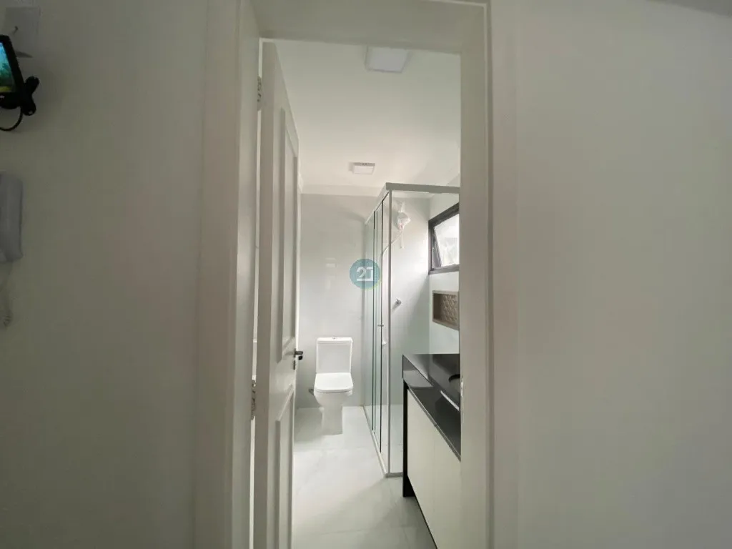 Apartment with open-plan kitchen and 1 bedroom — photo 11