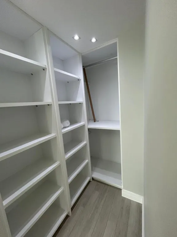 179 m² furnished apartment with 3 en-suites and 4 baths — photo 37