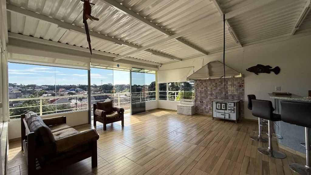 3-bedroom house with a bathtub in Curitiba — photo 6