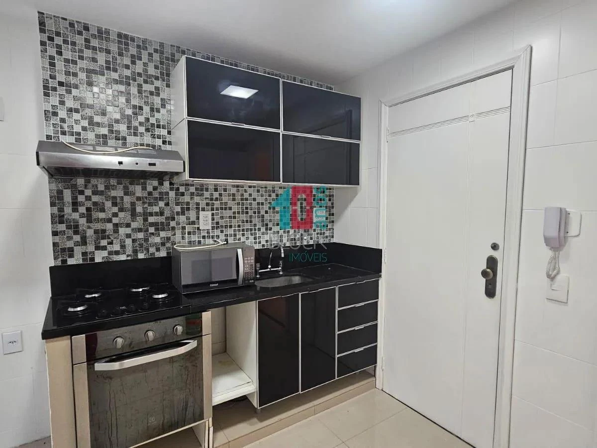 101 m² apartment with 3 bedrooms and a glass balcony — photo 11