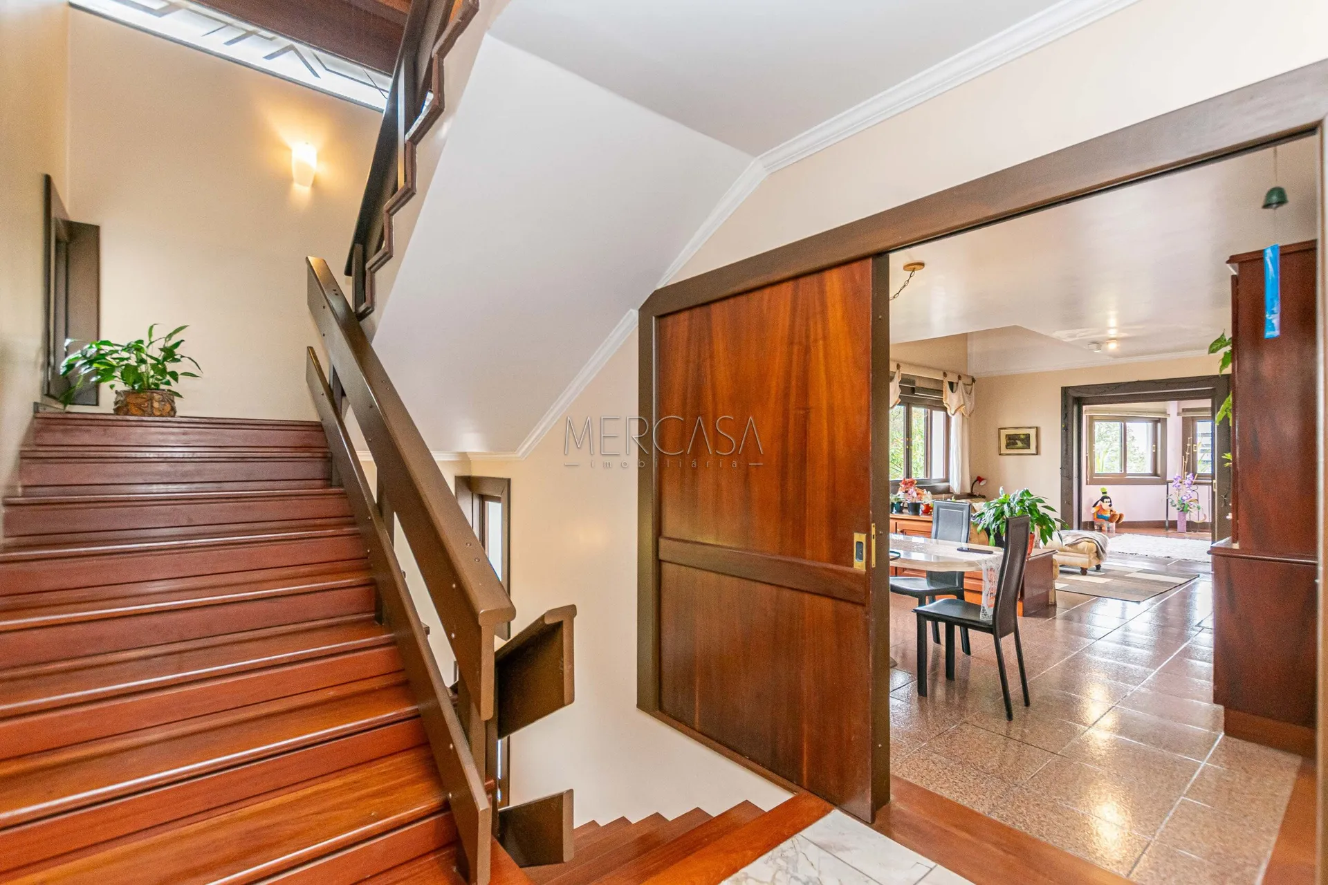3-bedroom house with a bathtub in Curitiba — photo 59