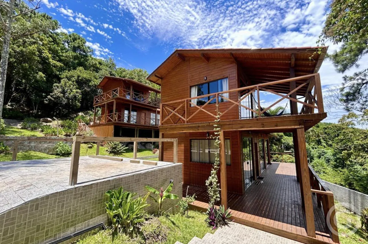 House with 2 bedrooms and 2 bathrooms, 100 m²