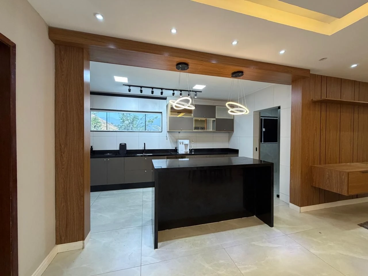 Casa em condomínio com 5 quartos e cozinha integrada — photo 2