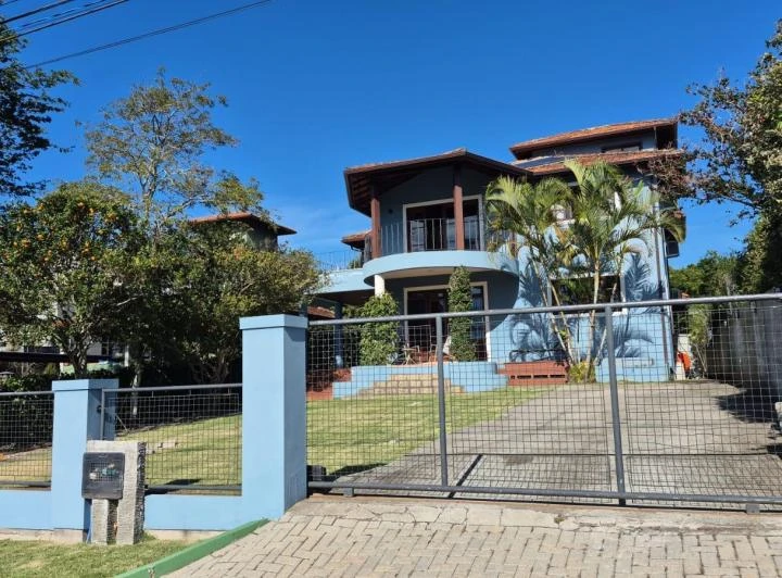 356 m² house with 4 bedrooms, 2 suites and balcony grill — photo 6