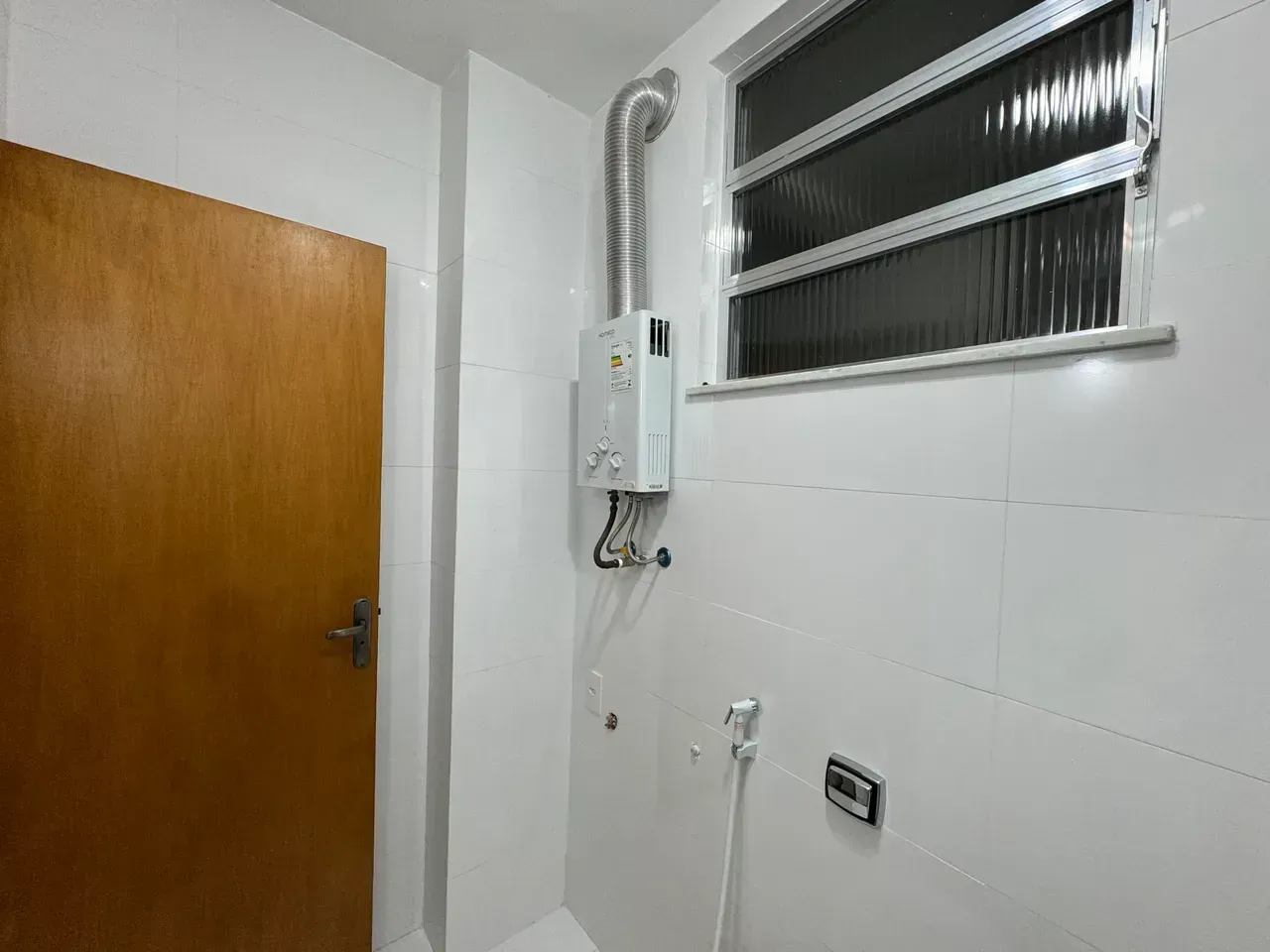 Furnished 1-bedroom apartment with a gas stove — photo 7