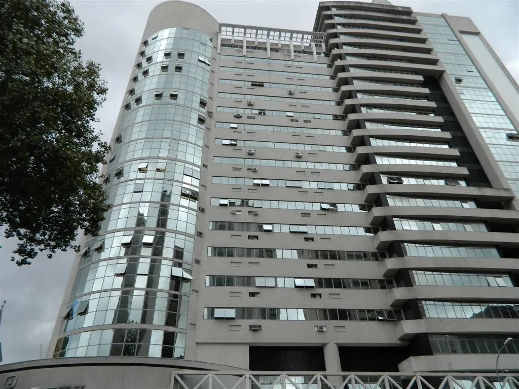 1 quarto e varanda envidraçada: apartamento de 28 m² — photo 25