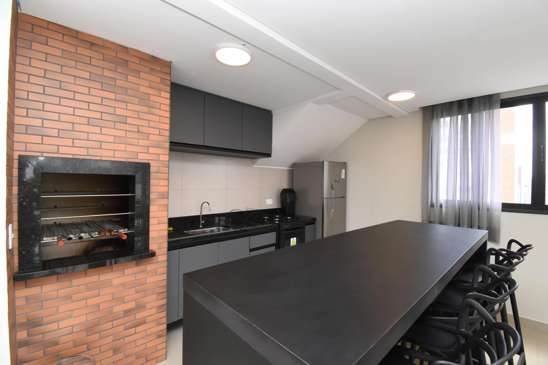 Furnished studio, 22 m², with a glass-enclosed balcony — photo 15