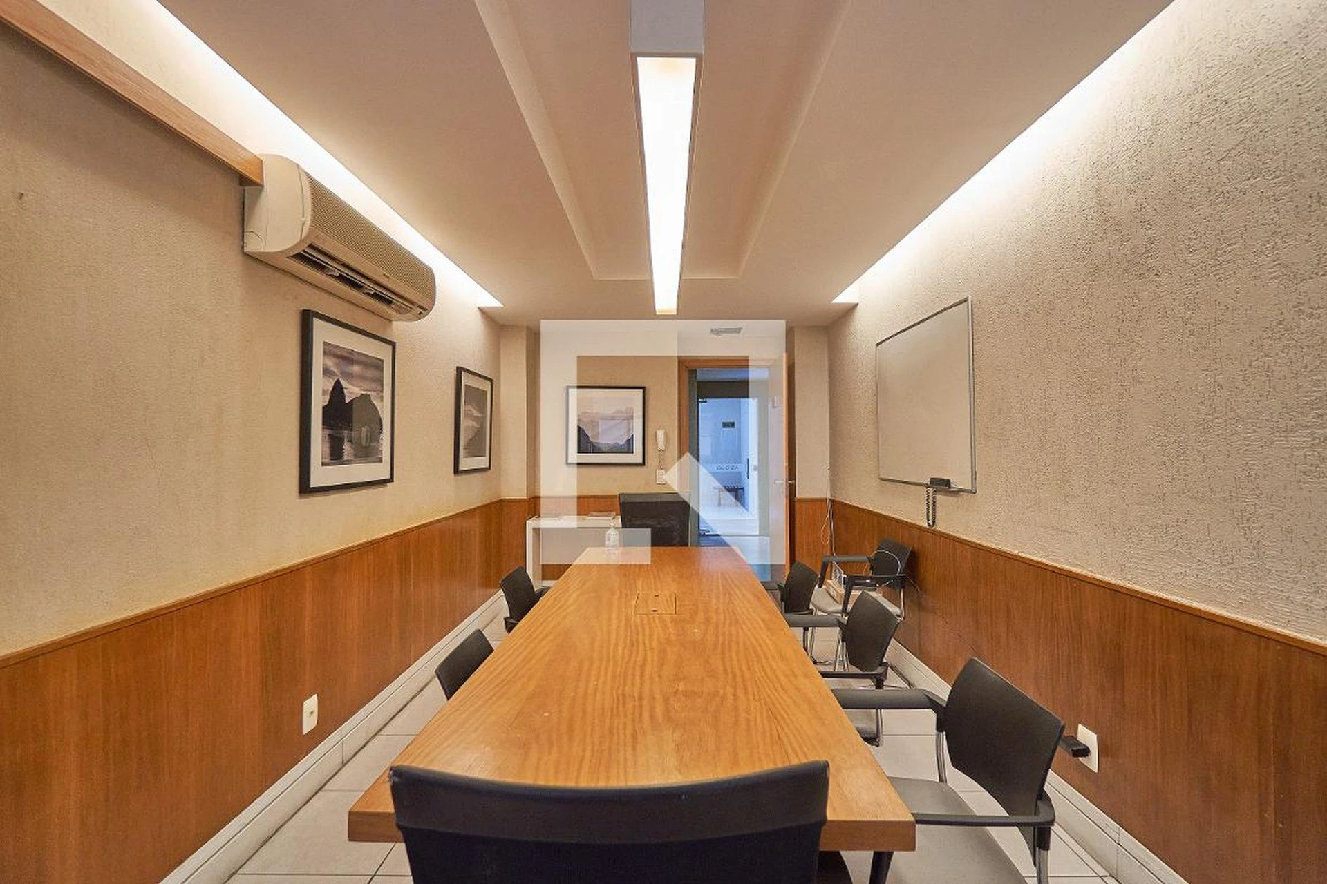 190 m² apartment with a mountain view and a home office — photo 29