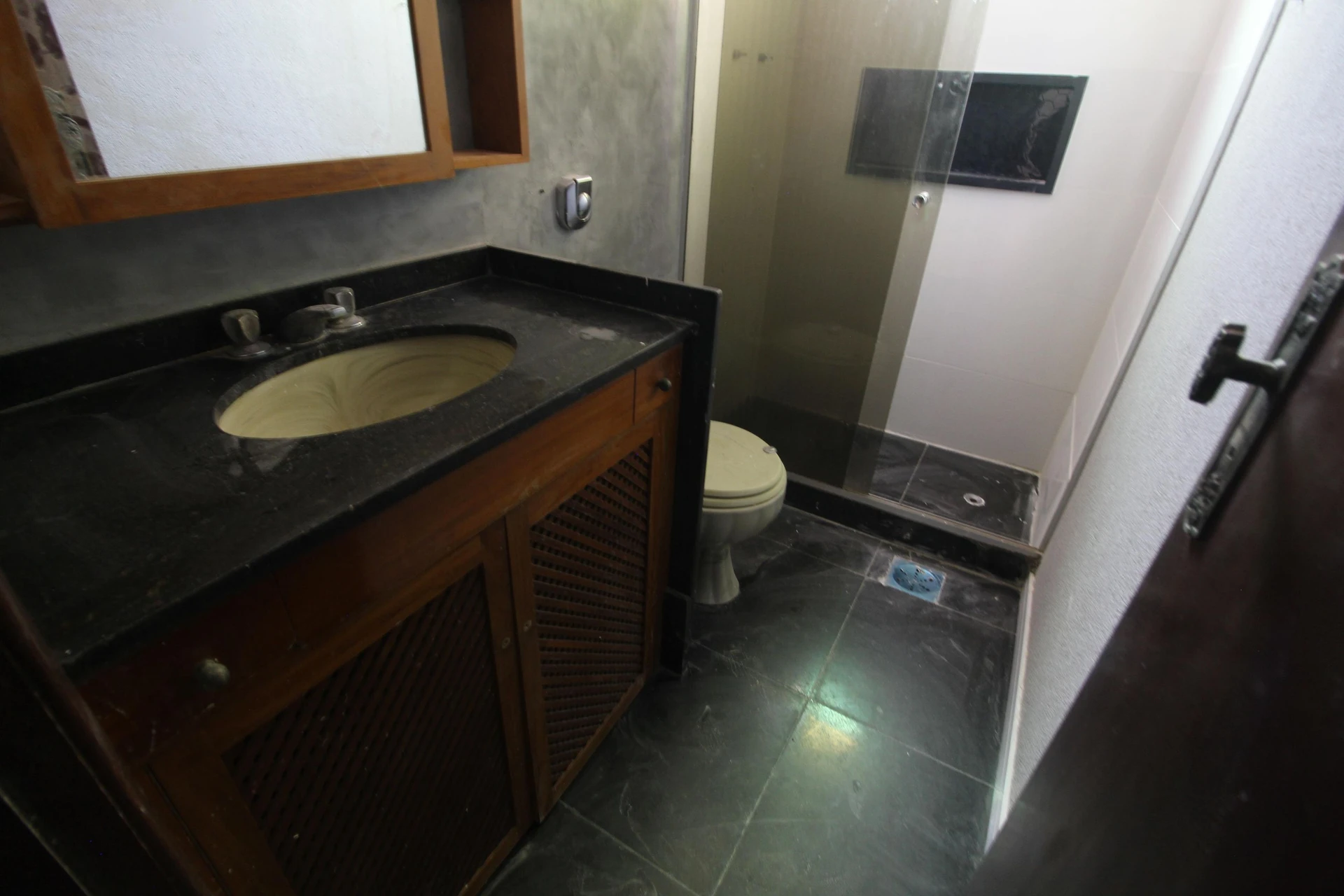 House, 450 m², with a grill on the balcony — photo 28