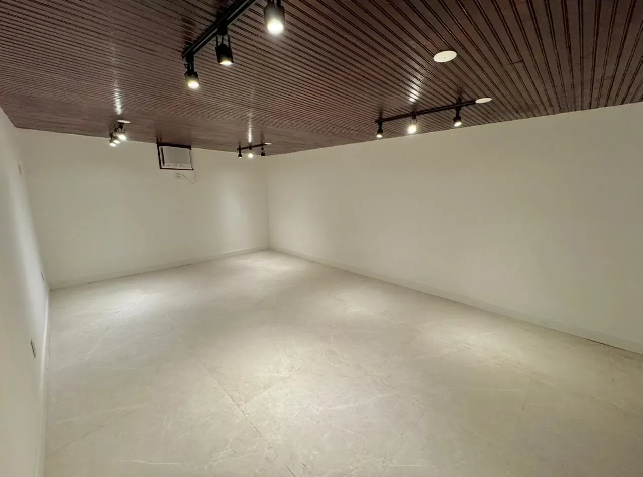 Casa com 5 quartos e 5 banheiros — photo 32