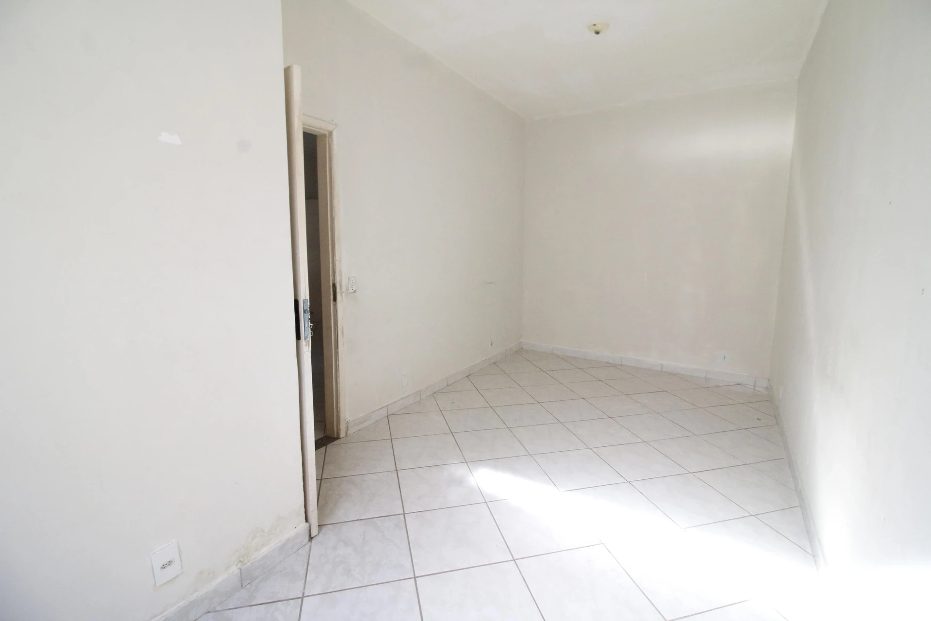 1-bedroom apartment with tile floors — photo 13