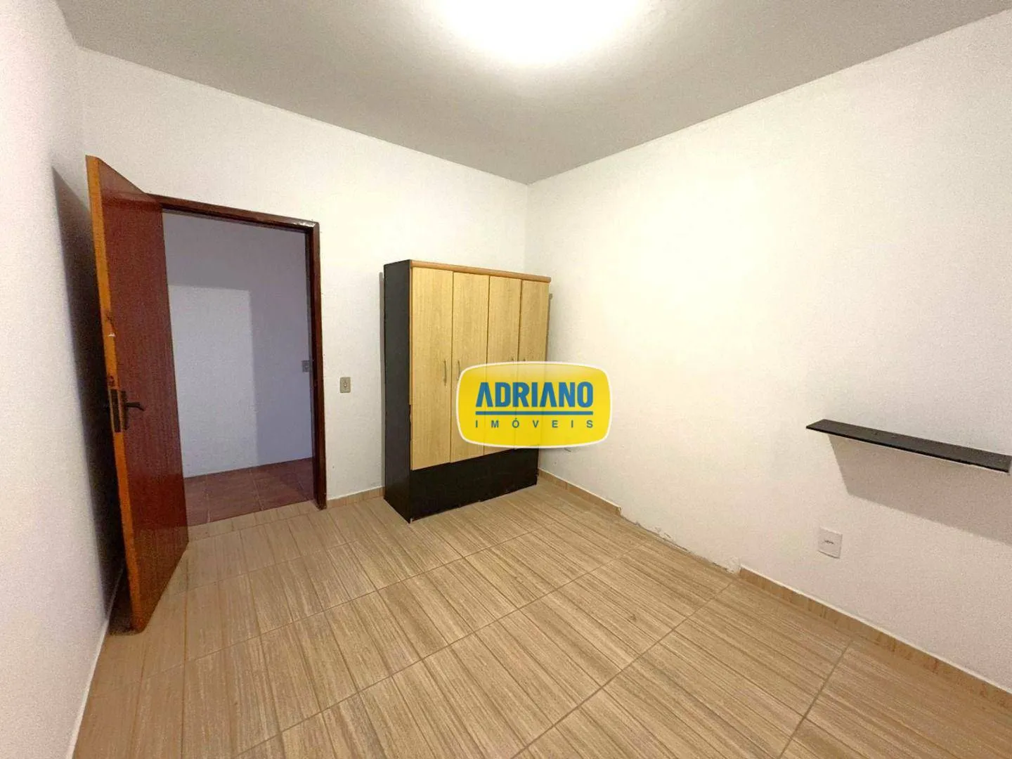 House with 5 bedrooms and 4 parking spaces, 400 m² — photo 22