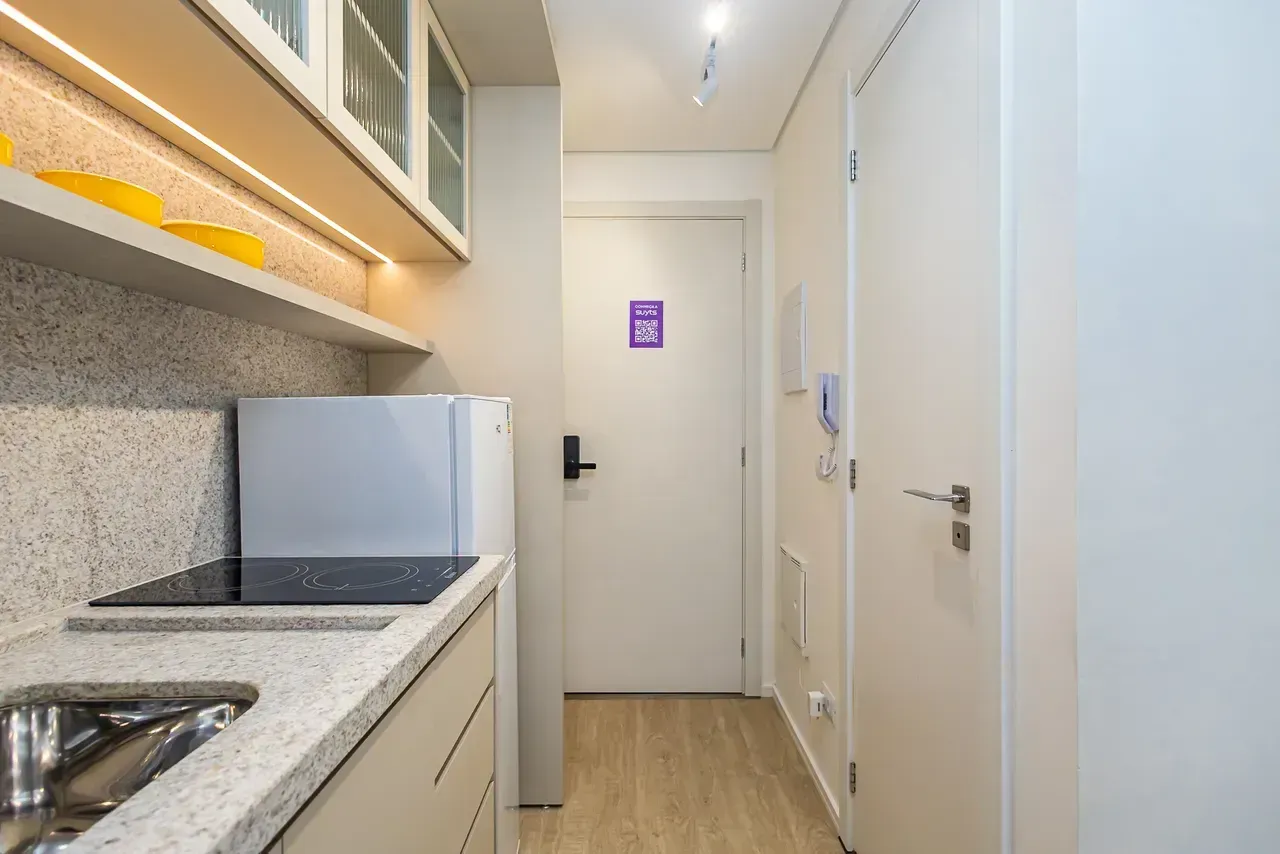 Furnished 1-bedroom apartment with 1 bathroom — photo 22