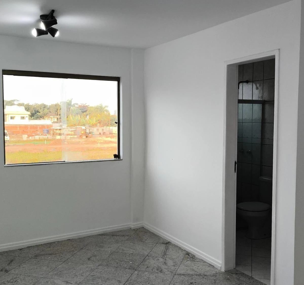Casa com 4 suítes e 350 m², cozinha com fogão a gás — photo 31