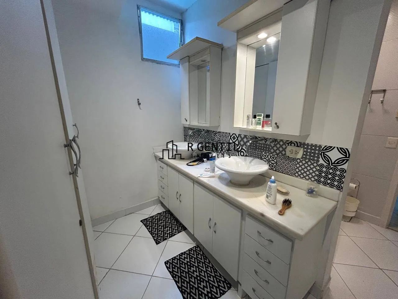 4-bedroom apartment in a building with a sauna — photo 15