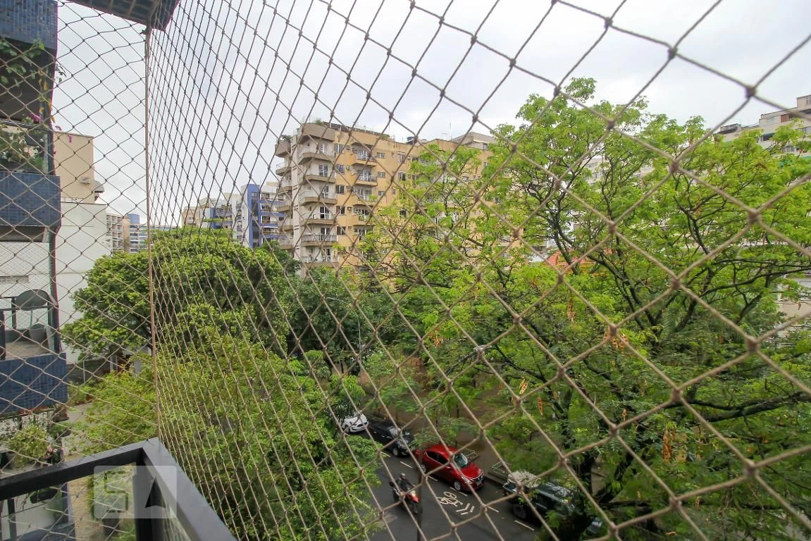 3-bedroom apartment with a glass-enclosed balcony — photo 58